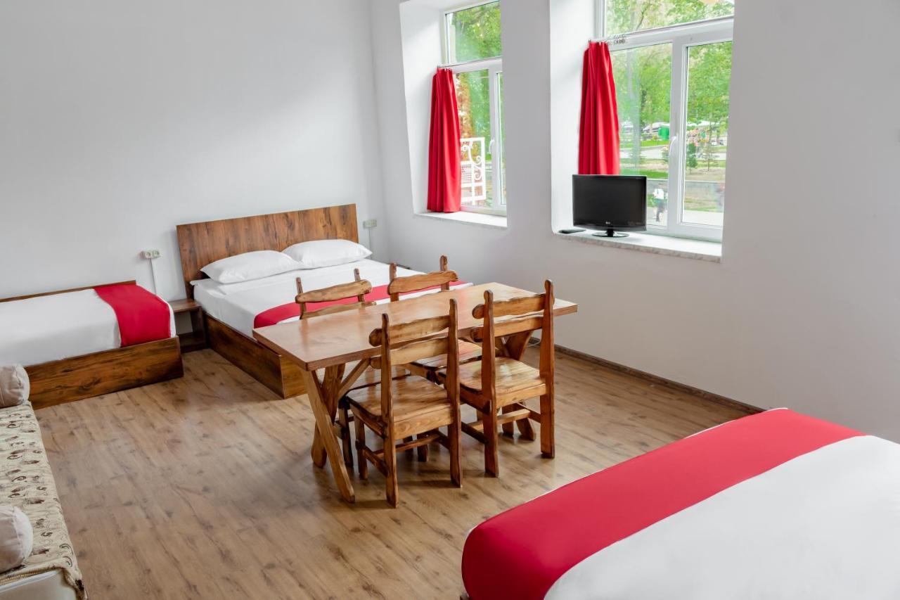 Family Appartments On Buzand Street Yerevan Ngoại thất bức ảnh