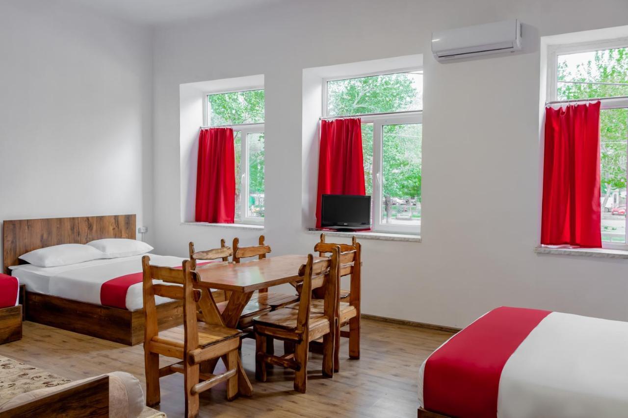 Family Appartments On Buzand Street Yerevan Ngoại thất bức ảnh